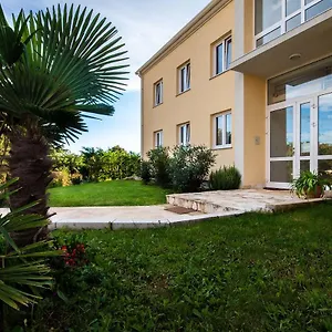 App Zlatar Apartment Umag